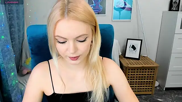 KatherineePierce online show from May 19, 2026, 5:20 pm