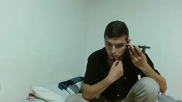 Snapshot of Maiki_Foxx chatting on November 29, 2025, 3:17 am Maiki Foxx online show from November 29, 2025, 3:17 am