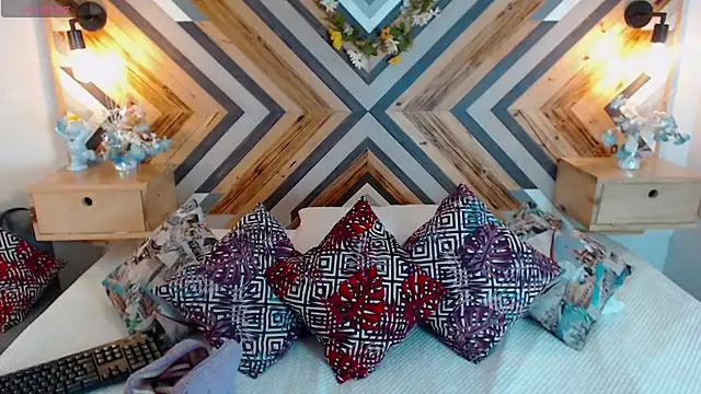 ZairaVanCleef online show from September 15, 2025, 7:47 pm