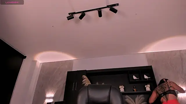 SarahYates online show from January 8, 2026, 4:07 am