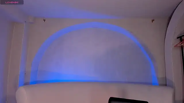 IsabellaMoreau online show from March 12, 2026, 7:51 pm