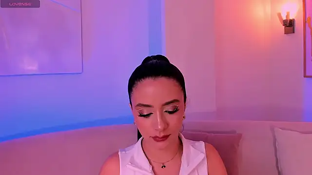 IsabellaMoreau online show from September 23, 2025, 6:48 pm