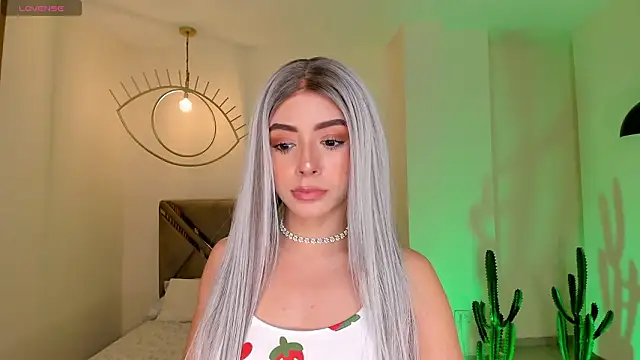 IsabellaMoreau online show from February 10, 2026, 7:57 pm