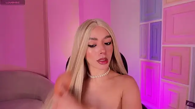 IsabellaMoreau online show from June 9, 2026, 7:37 pm