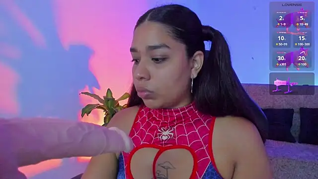 Snapshot of giselle_upp chatting on November 9, 2025, 7:40 pm giselle upp online show from November 9, 2025, 7:40 pm