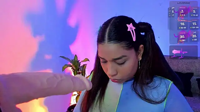 Snapshot of giselle_upp chatting on November 12, 2025, 4:27 am giselle upp online show from November 12, 2025, 4:27 am