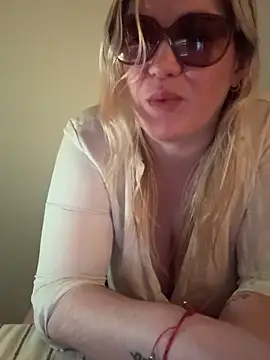 Snapshot of Granlady7 chatting on May 28, 2026, 6:58 pm Granlady7 online show from May 28, 2026, 6:58 pm