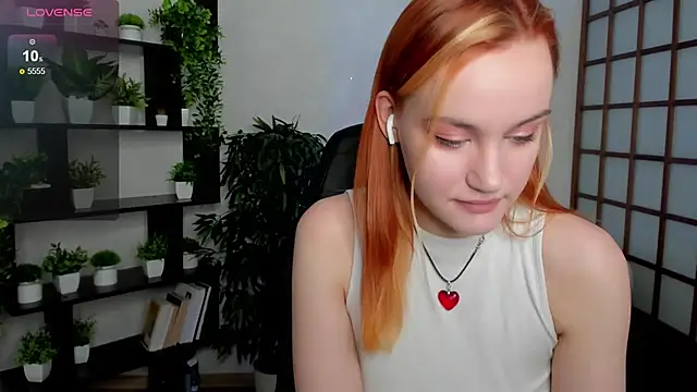 Ida FaneStain online show from October 12, 2025, 2:35 am