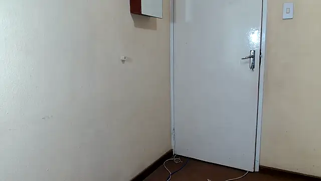 HugeTitisxx online show from February 17, 2026, 5:54 pm