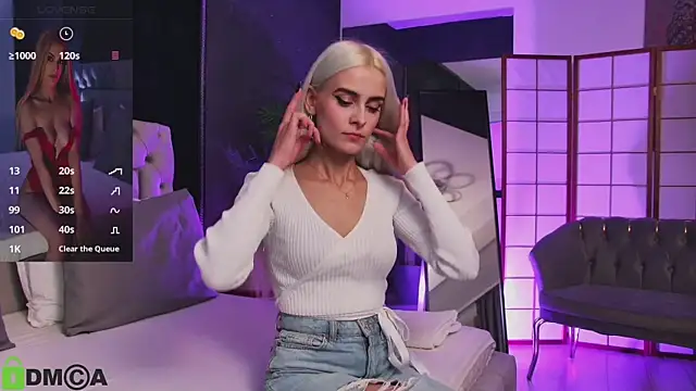 SelenaDaze online show from October 21, 2025, 3:17 am