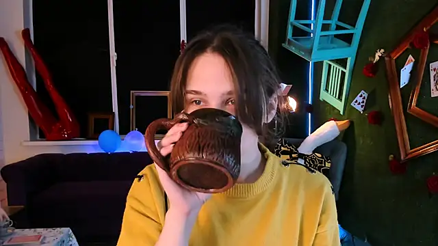 TessaMill online show from October 7, 2025, 5:08 am