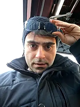 Snapshot of Obstacless chatting on January 13, 2026, 5:55 am Obstacless online show from January 13, 2026, 5:55 am