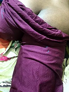 Dassing strip couple online show from March 12, 2026, 5:24 am