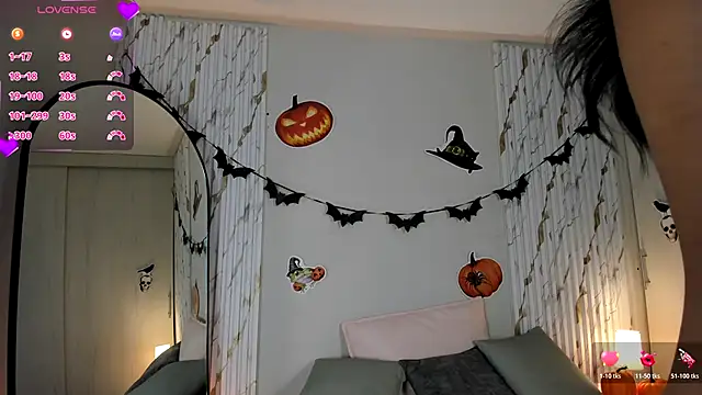 MissVioleet  online show from October 19, 2025, 5:05 pm