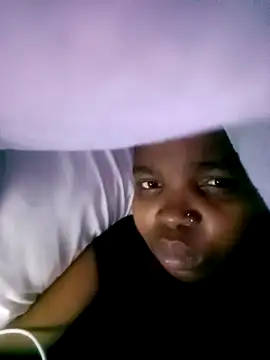 Snapshot of ShySexyBaddiexx chatting on November 10, 2025, 1:49 pm ShySexyBaddiexx online show from November 10, 2025, 1:49 pm