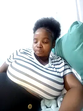 Snapshot of ShySexyBaddiexx chatting on November 12, 2025, 9:29 pm ShySexyBaddiexx online show from November 12, 2025, 9:29 pm