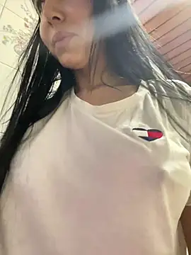 Snapshot of oh_nina chatting on February 19, 2026, 10:51 pm oh nina online show from February 19, 2026, 10:51 pm