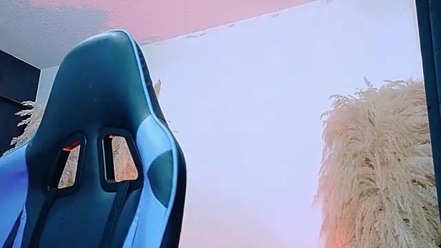 JulietaDavis online show from March 22, 2026, 9:33 am