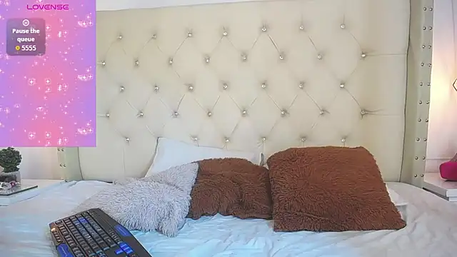 Snapshot of larandemon chatting on September 16, 2025, 3:18 am larandemon online show from September 16, 2025, 3:18 am