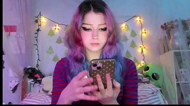 bunnyislewd online show from December 14, 2025, 4:40 am