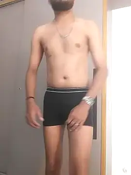 Snapshot of Vince-18 chatting on July 16, 2026, 11:02 pm Vince-18 online show from July 16, 2026, 11:02 pm