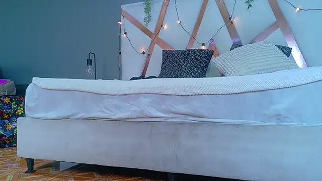 JenaCooper  online show from February 24, 2026, 3:18 am