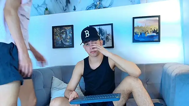 TWINKS FRIENDS online show from April 10, 2026, 1:29 pm