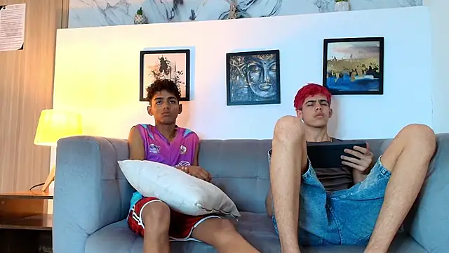 TWINKS FRIENDS online show from May 16, 2026, 1:21 pm