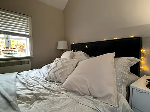 Snapshot of FrancescaXO chatting on November 3, 2025, 2:31 pm FrancescaXO online show from November 3, 2025, 2:31 pm