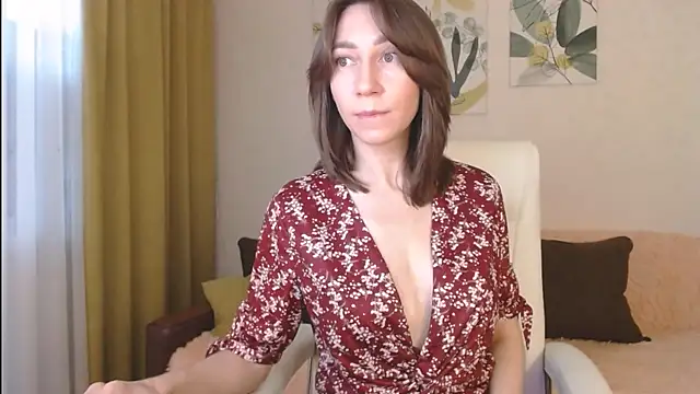 Snapshot of GoodGlamorGirl chatting on February 3, 2025, 4:25 am GoodGlamorGirl online show from February 3, 2025, 4:25 am