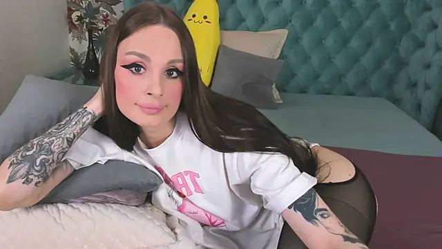 NaughtyLoryy online show from November 5, 2025, 9:12 am