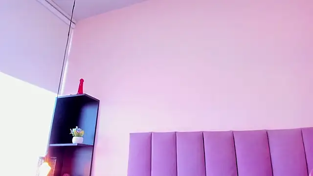 violet myerrs online show from February 9, 2026, 12:36 pm