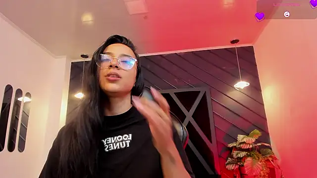 zoe martins  online show from February 2, 2026, 5:34 pm