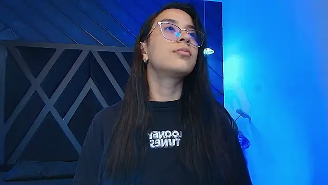 zoe martins  online show from February 28, 2026, 5:23 pm