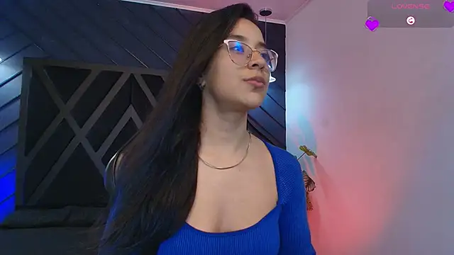 zoe martins  online show from March 3, 2026, 5:31 pm