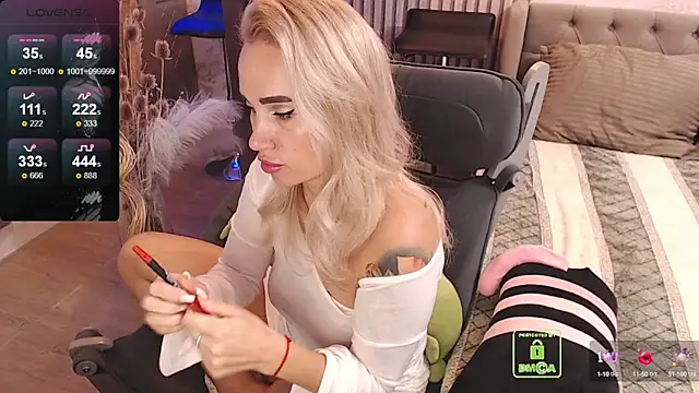 Snapshot of FreeBerryMILF chatting on October 15, 2025, 3:20 pm FreeBerryMILF online show from October 15, 2025, 3:20 pm