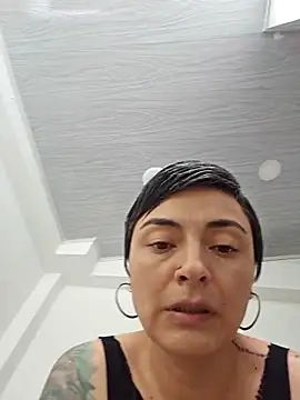 Daniela Leonn online show from October 2, 2025, 7:06 pm