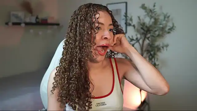 isabella-garcia- online show from March 30, 2026, 10:44 pm