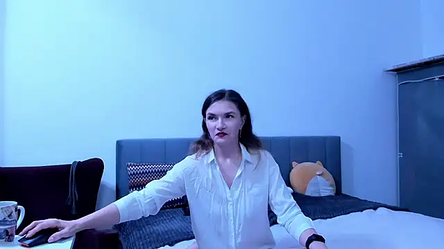 Katherine Twilight online show from November 21, 2025, 4:06 pm