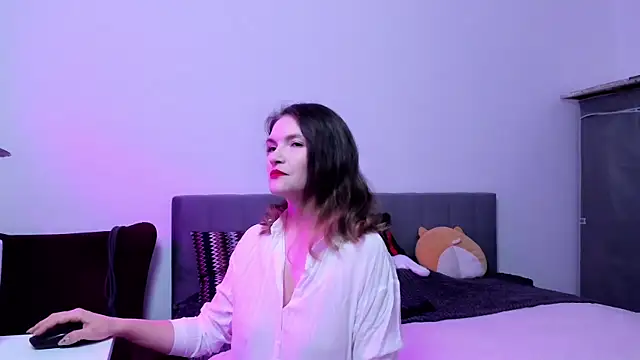 Katherine Twilight online show from October 17, 2025, 3:36 pm