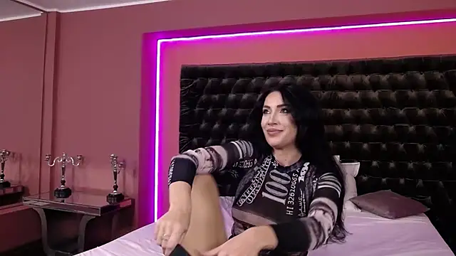 StephanyMillan online show from November 7, 2025, 6:29 am