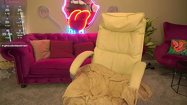 BellaLaPetit online show from December 2, 2025, 2:41 pm