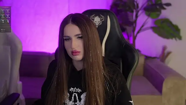 Snapshot of Goldie_Flame chatting on February 5, 2026, 3:35 am Goldie Flame online show from February 5, 2026, 3:35 am