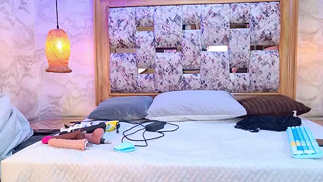 ZOLEY WATSON online show from January 8, 2026, 3:12 am