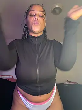 yummy0322 online show from February 17, 2026, 9:01 pm