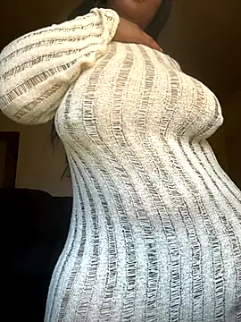 yummy0322 online show from October 17, 2025, 12:51 pm