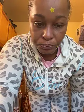 yummy0322 online show from November 27, 2025, 3:34 pm