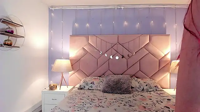 Camila Rivers online show from September 13, 2025, 4:29 pm