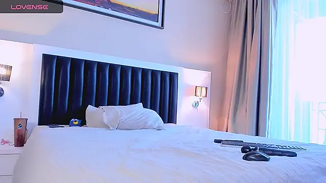 marrenaa online show from November 18, 2025, 7:11 am