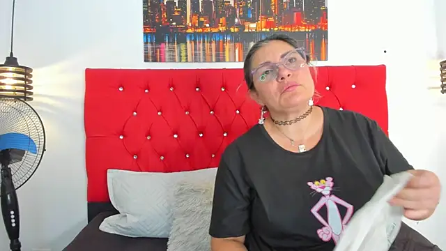 Snapshot of carolinacrus01 chatting on February 17, 2026, 3:20 pm carolinacrus01 online show from February 17, 2026, 3:20 pm